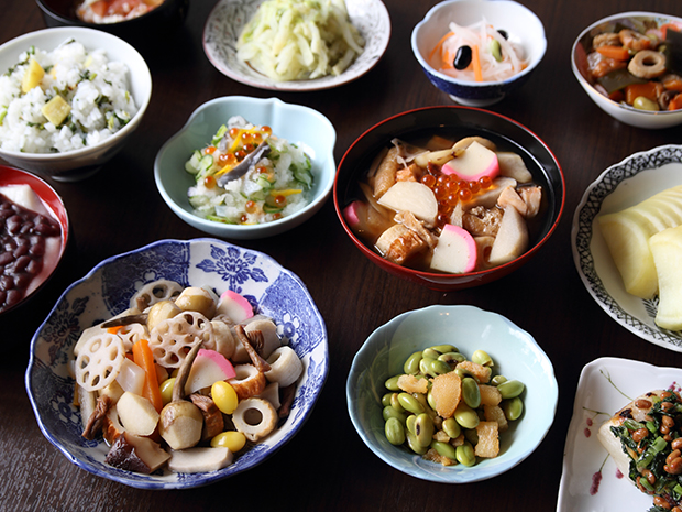 The New Year in Niigata City, Niigata, Begins with Noppe Soup and Shiobiki Salmon