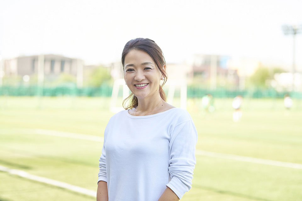 Murano Akiko, Dorm Mother for the Cerezo Osaka Soccer Club, Talks about the Deep Connection between 