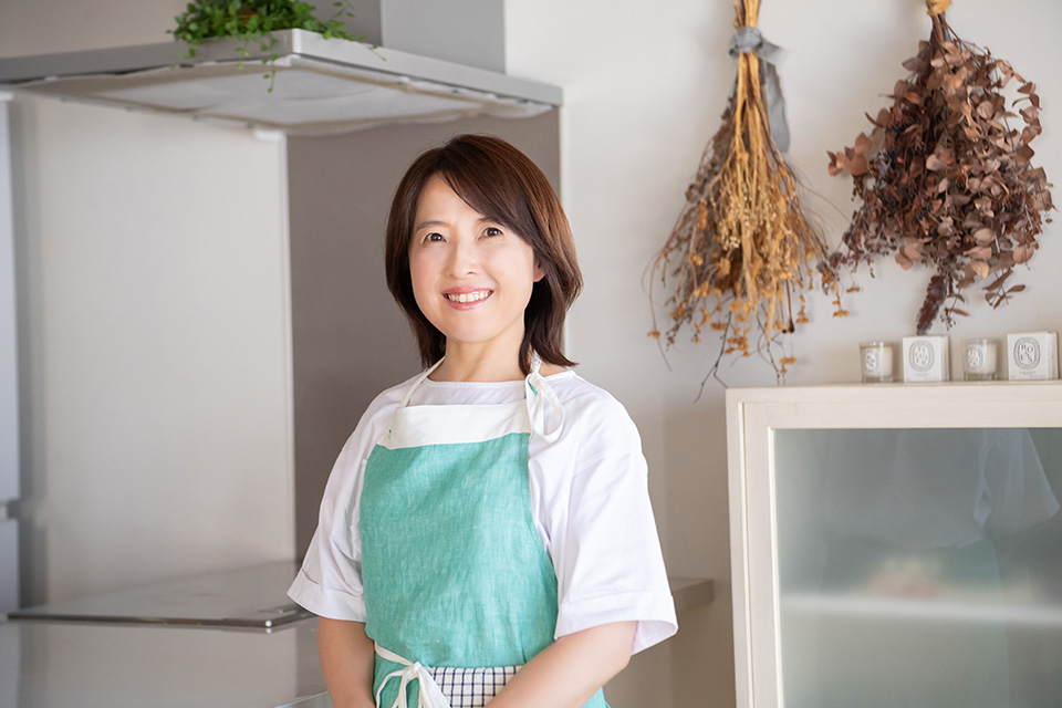 Part 8: Registered Dietitian Atsumi Mayumi’s Yogurt Bark Snacks Provide a Quick Energy Boost