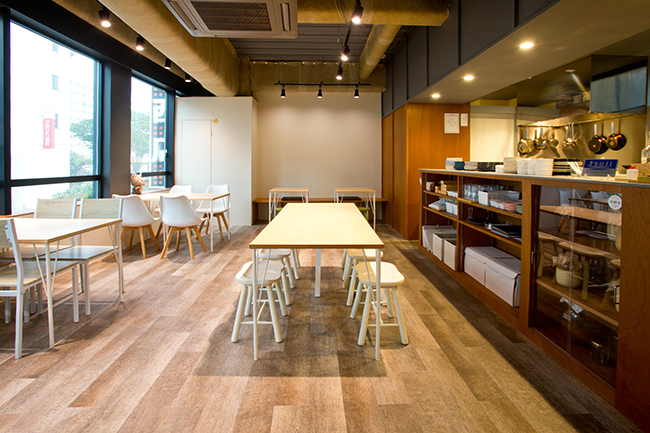 Cozy Cafe & Bar beyond